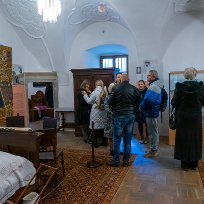 Interiérová časť výstavy venovaná židovskej menšine. (autor: V. Krempaský)